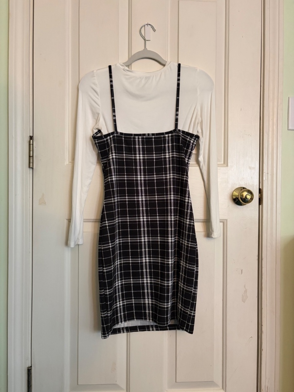Dress - Picture 2 of 6
